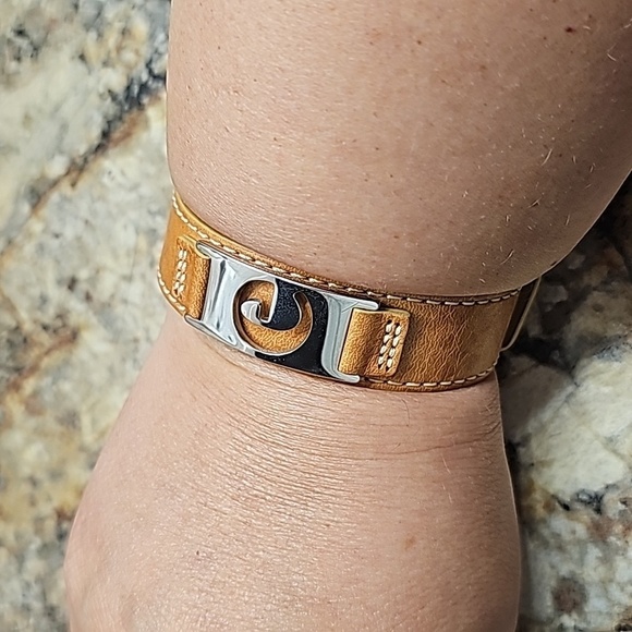 Fossil leather "E" initial bracelet Unisex - Picture 6 of 6